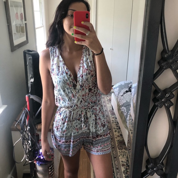 BeBop Other - Really pretty deep neck romper